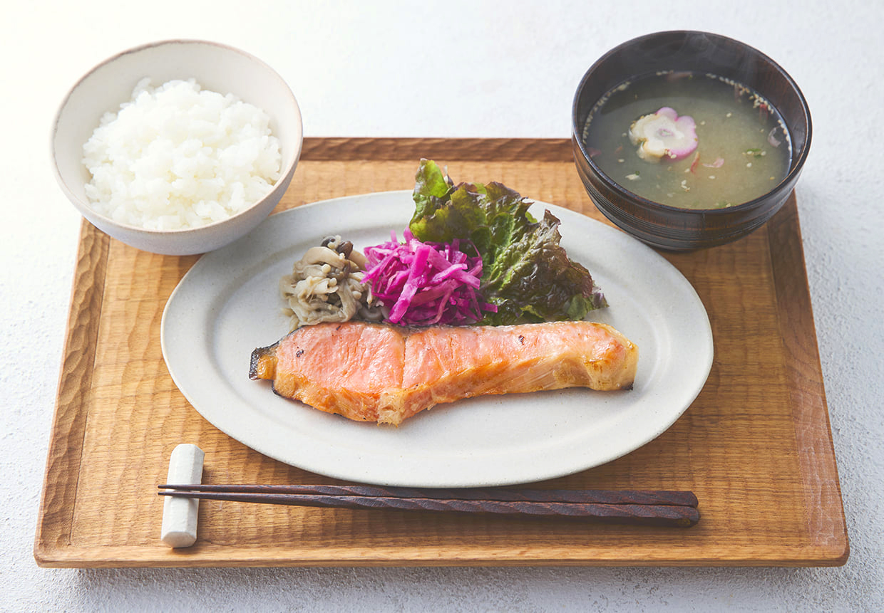 『みつか坊主』の鮭の漬け焼き定食の完成