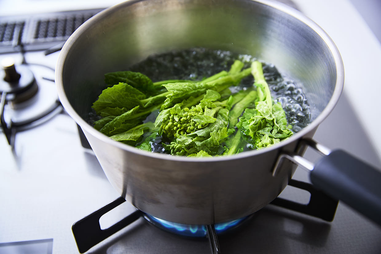 菜の花を茹でる