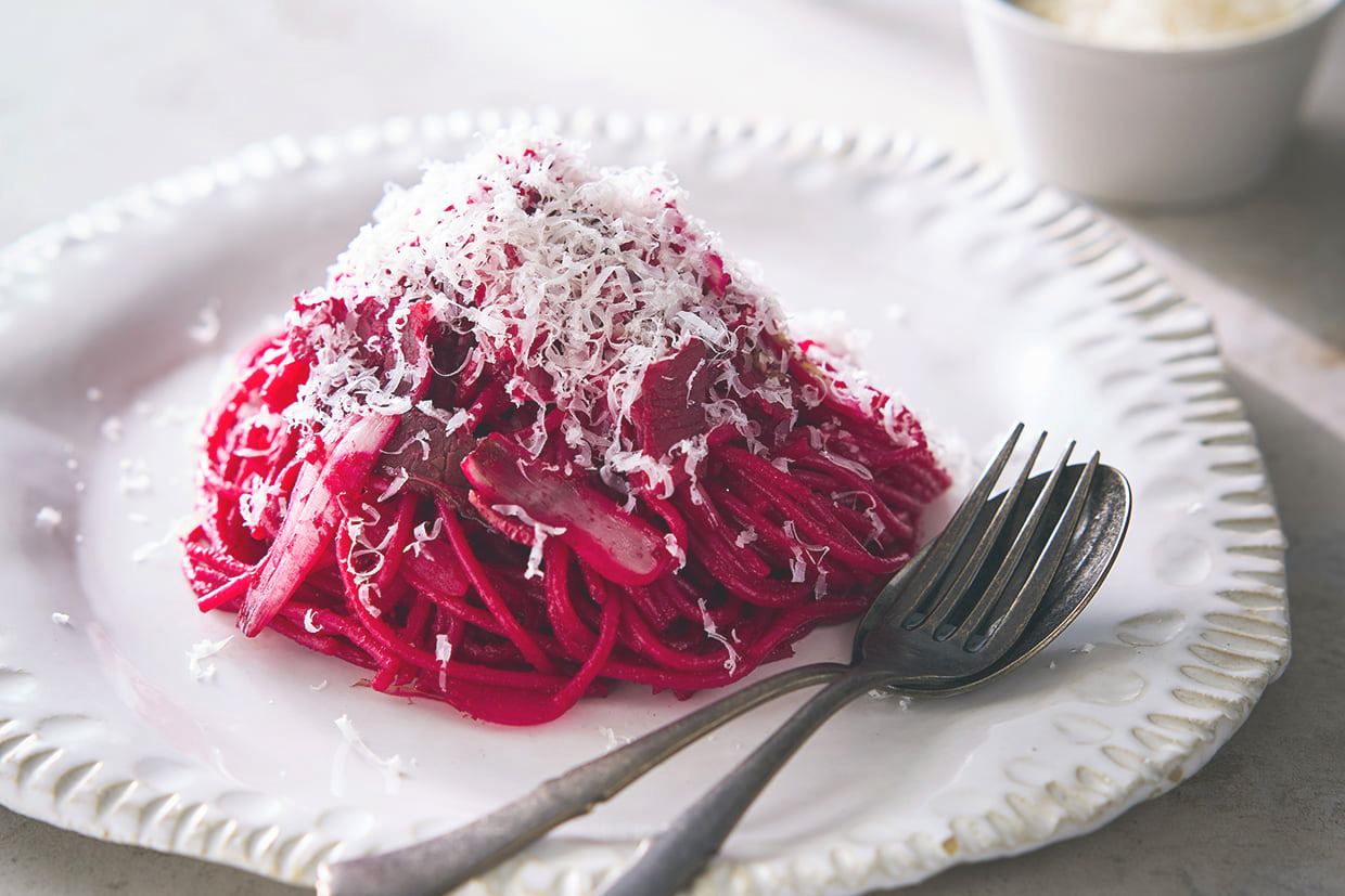 『MONTO TABLE』のビーツのナポリタンの完成