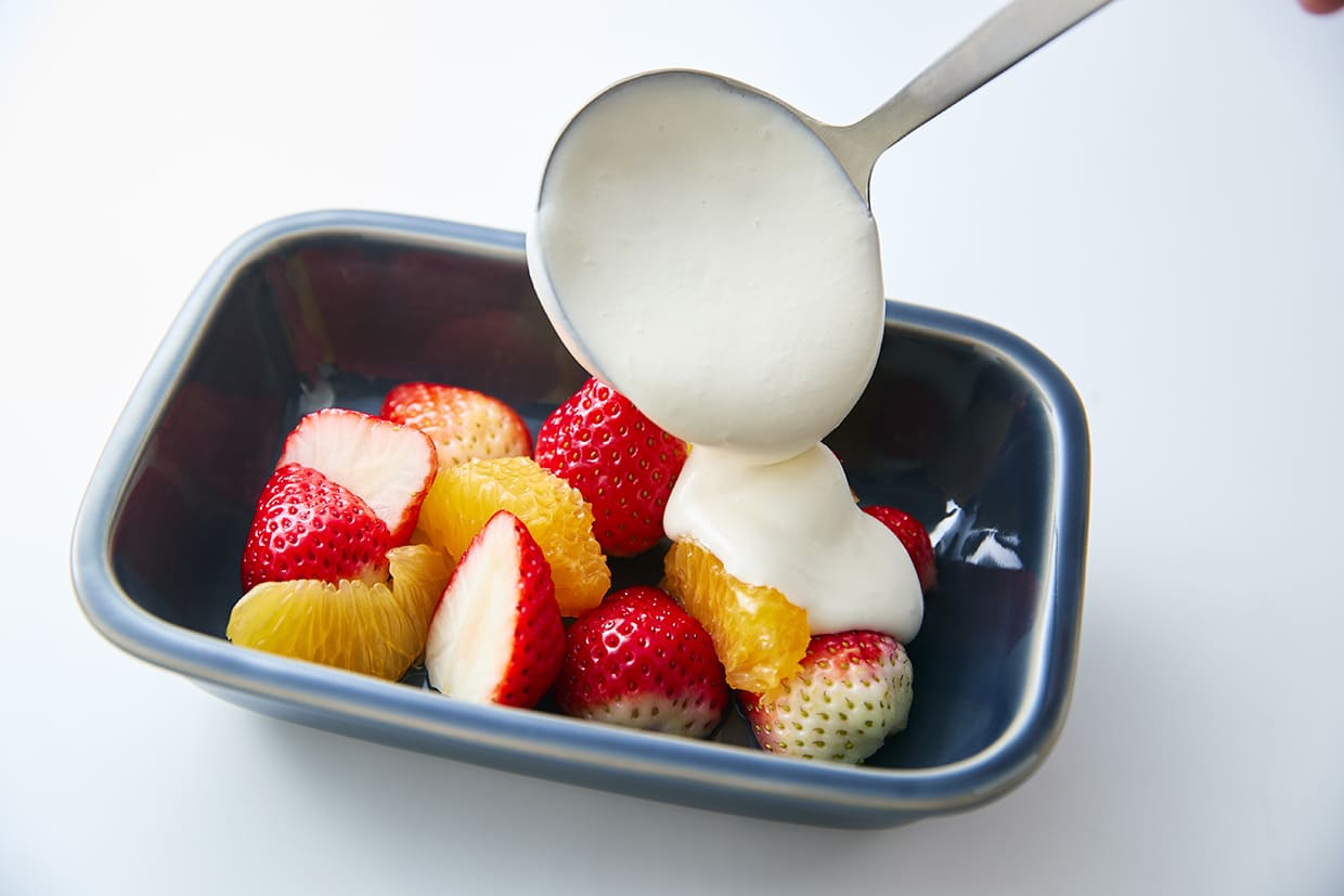 イチゴと柑橘を並べる