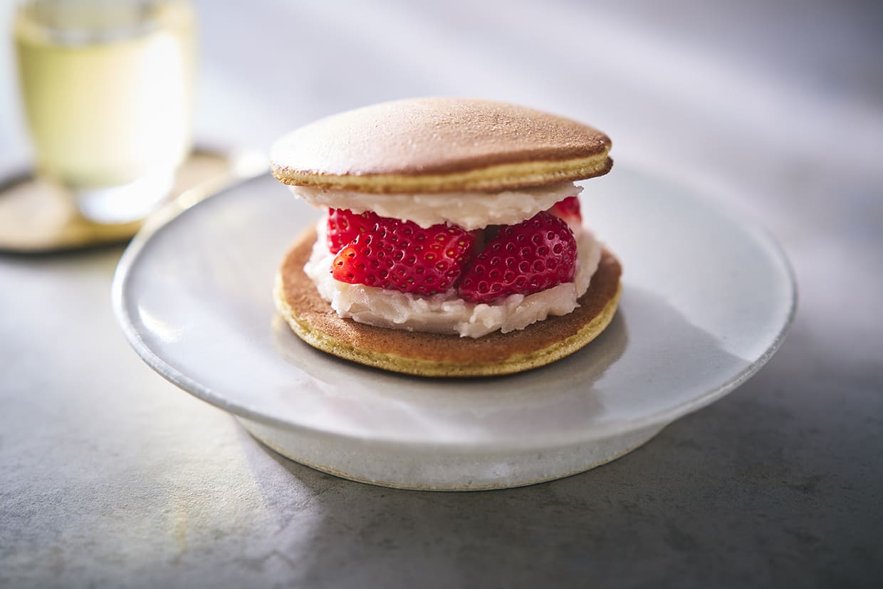 『MONTO TABLE』のイチゴのどら焼きの完成