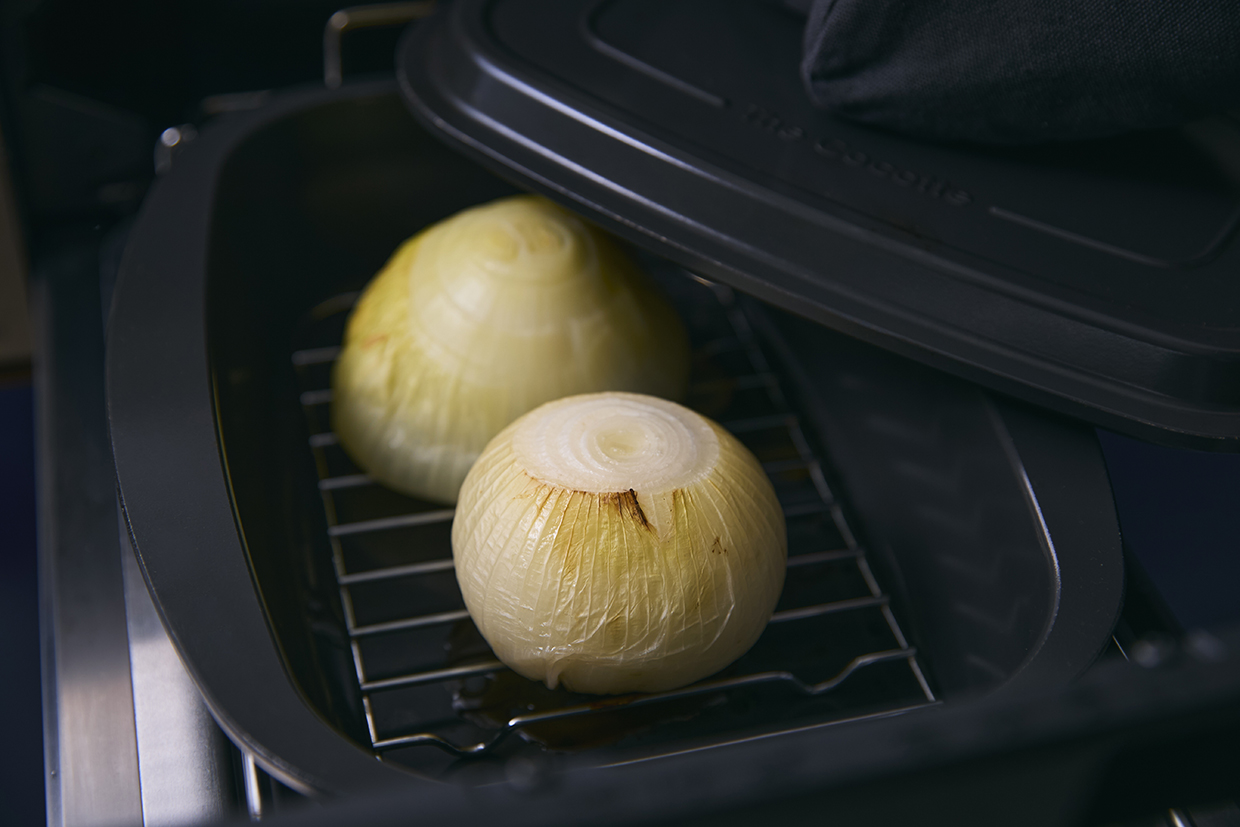新玉ネギを蒸し焼きする 