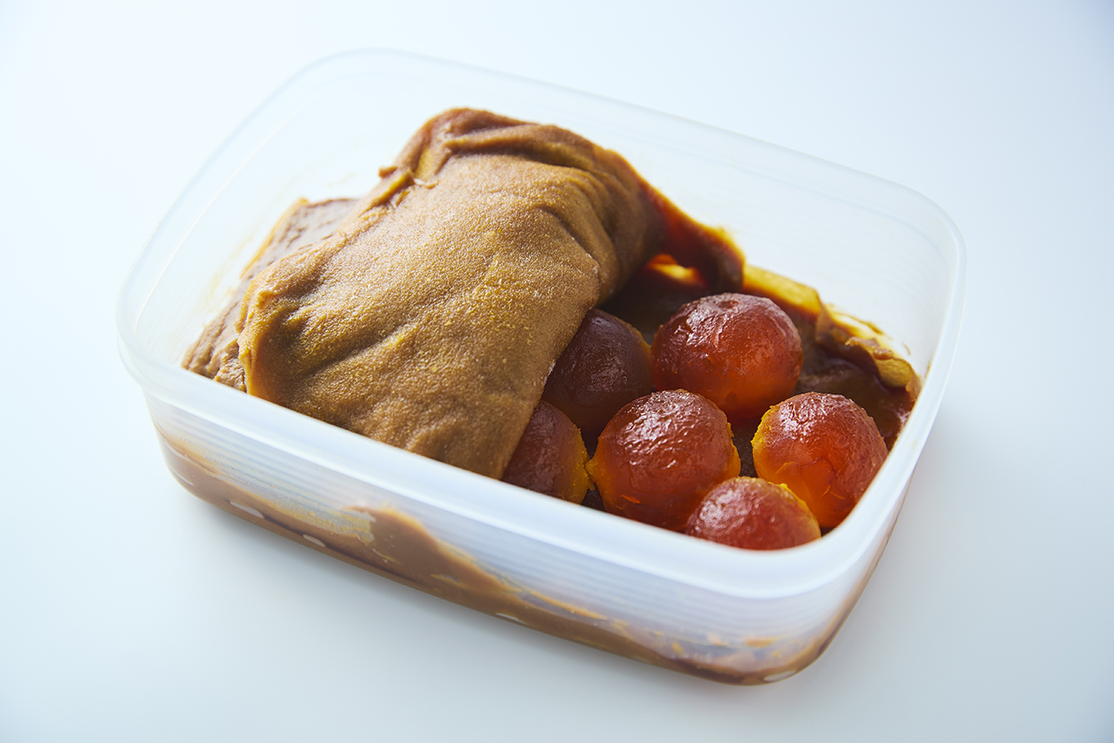 味噌床に漬ける
