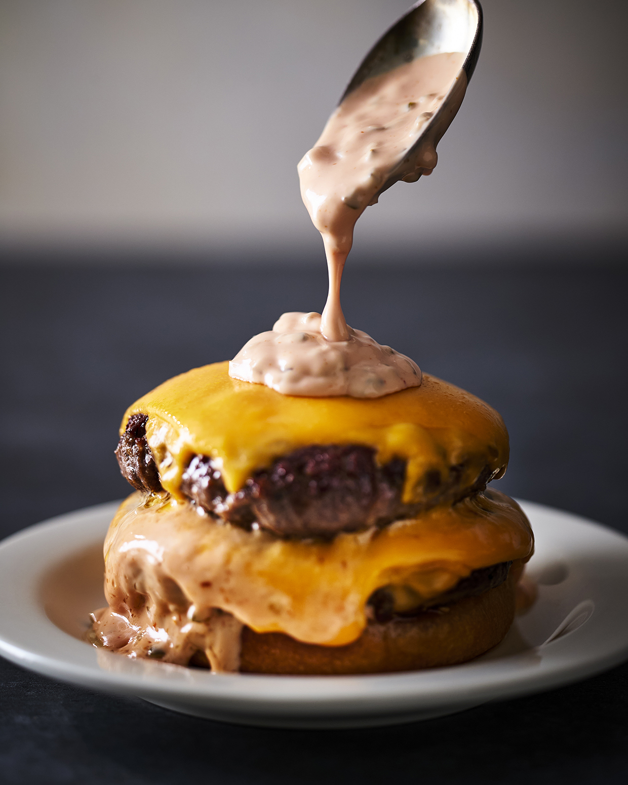 『HYOE'S BURGERS＋FRIES』のダブルダブルの完成
