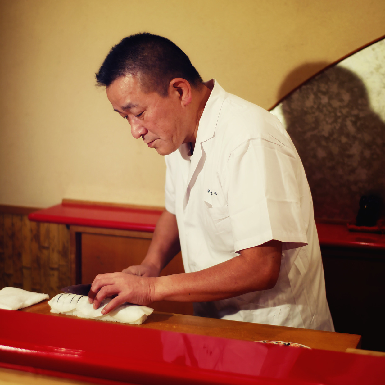 京都『祇園にしむら』店主の西村元秀さん。