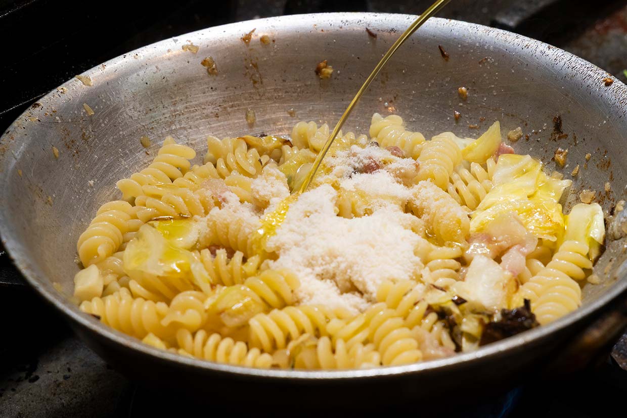 「焼きキャベツのパスタ　レシピ」