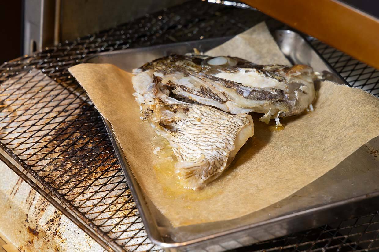 「鯛アラのリングイネ」オーブントースターで焼く