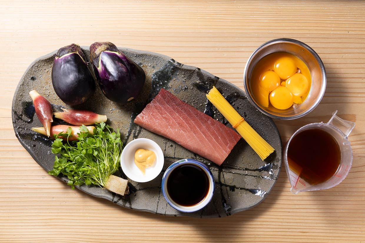 「マグロと水茄子の黄味酢パスタ」材料