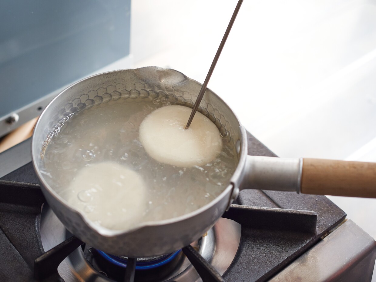 白味噌ぞうにセットの作り方、下茹でする