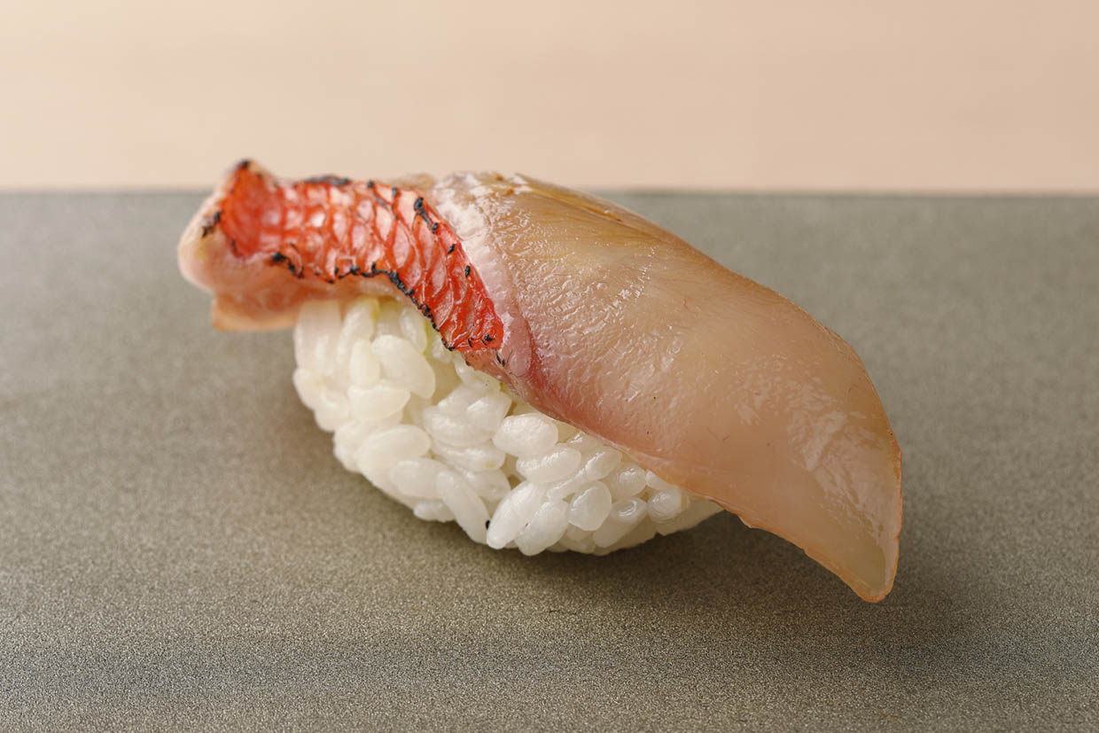 北大路『鮨かわの』のにぎり。金目鯛