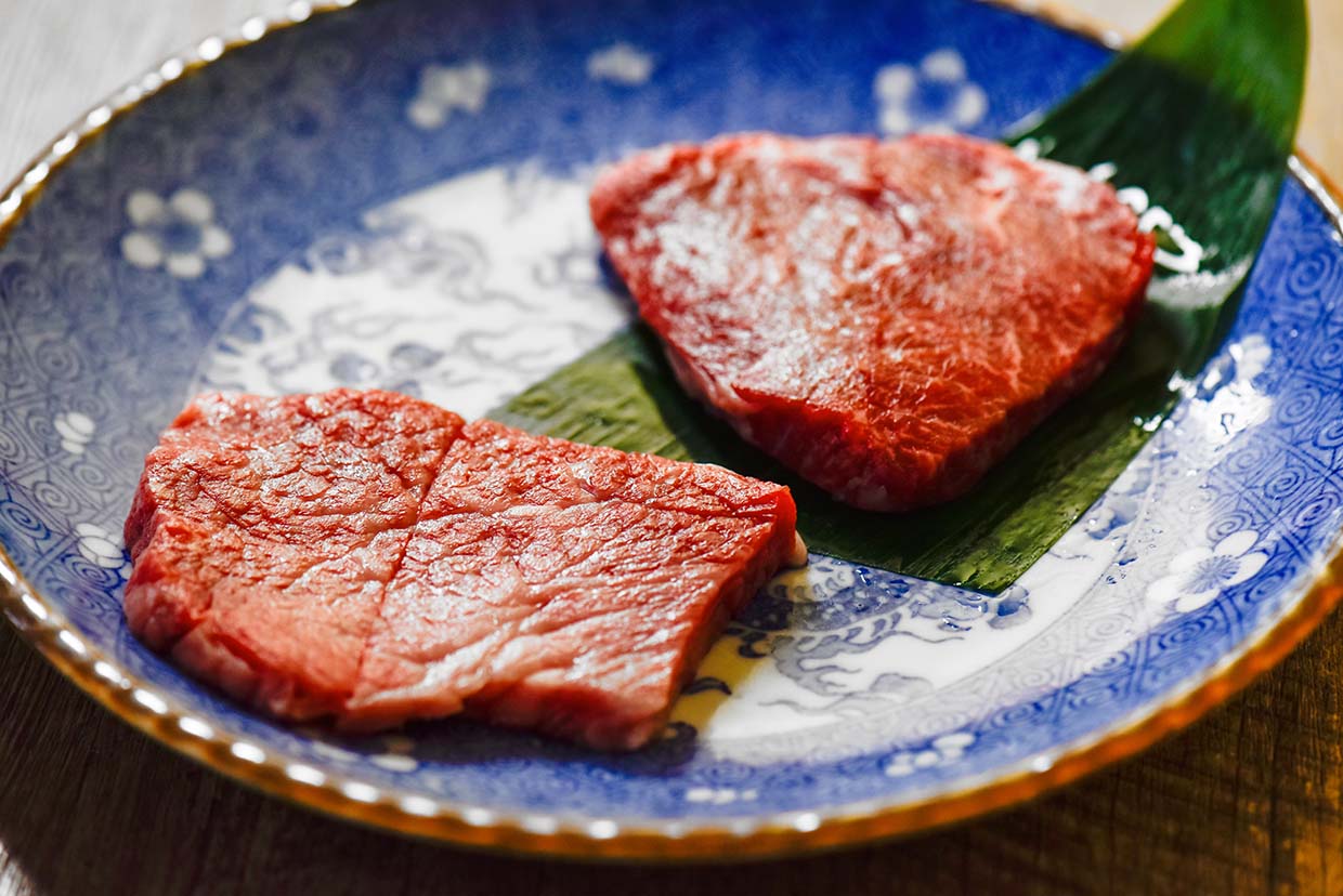 『黒毛和牛焼肉 龍』のヒウチとランプ