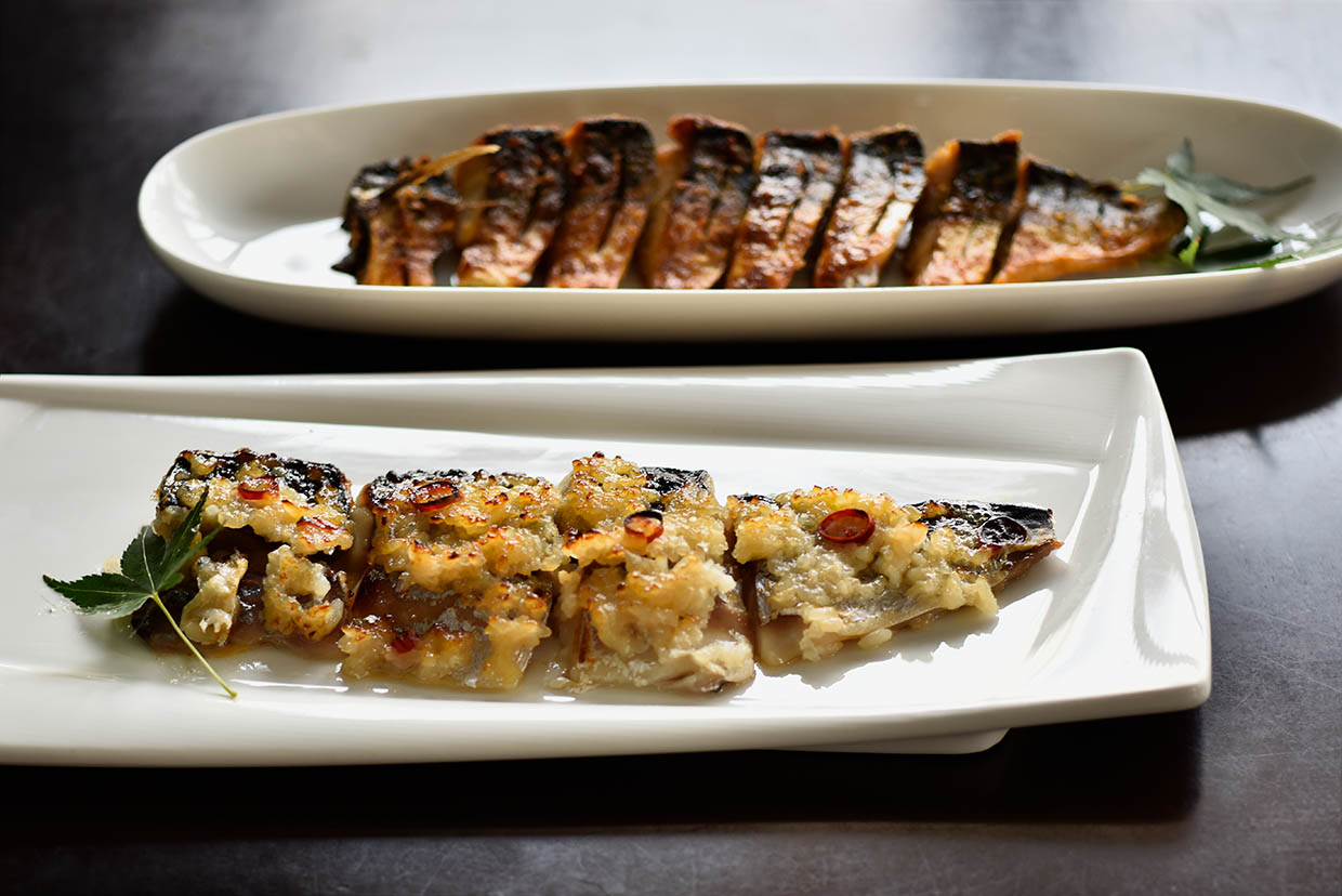 『郷音』の鯖の塩麹漬けのあぶりと鯖のへしこ