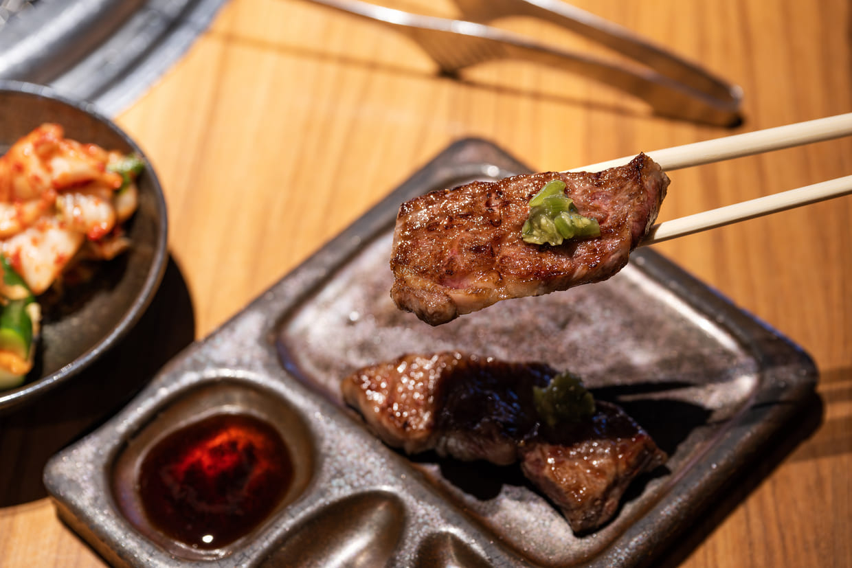 『にくや萬野　お初天神裏参道店』キザミワサビと特製だし醤油