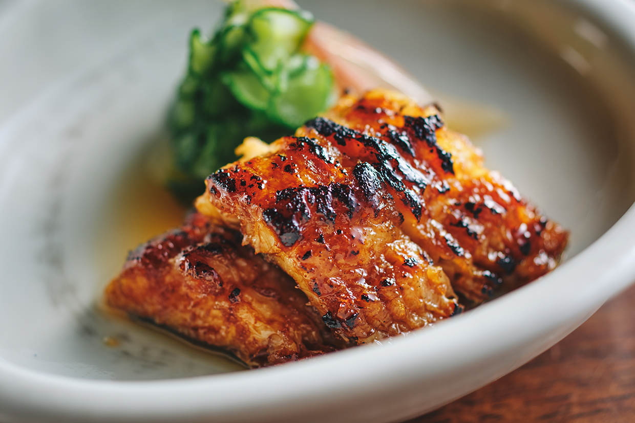 京都『三栄』の鱧の照り焼きとキュウリの酢の物