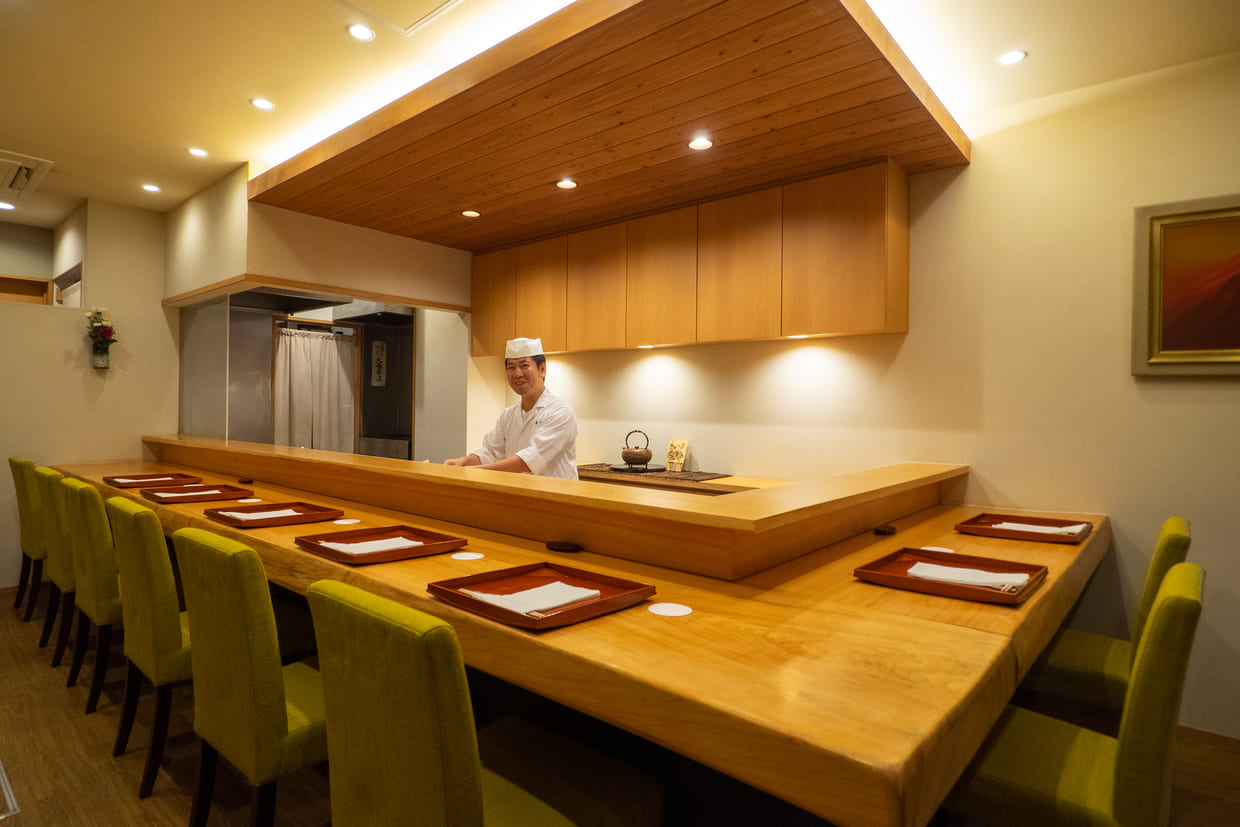 『和食 孤一』店内のカウンター