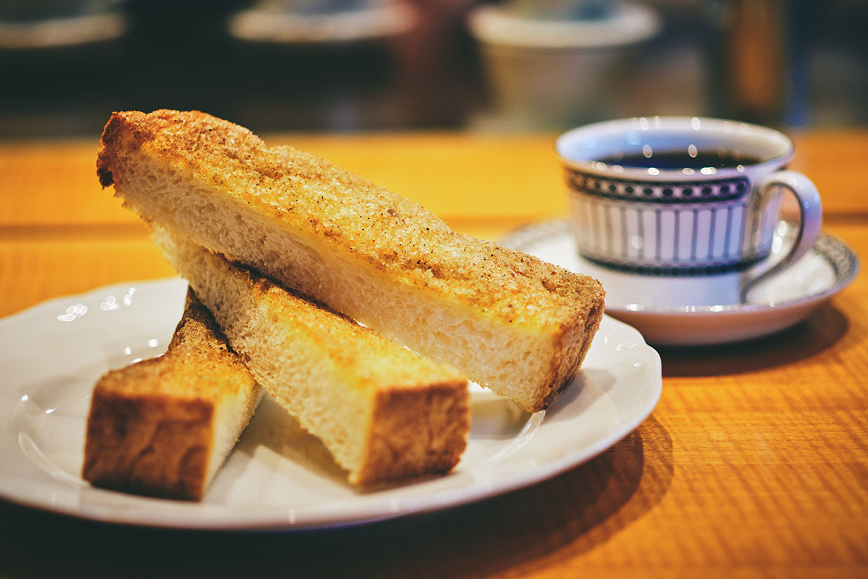『カフェ・ヴェルディ』のカルダモントースト