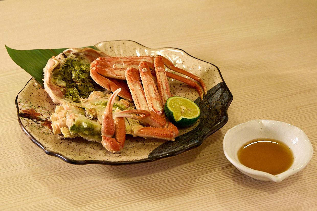 『立ち呑み 魚 酒 うどん マルキ』北海道産の茹でずわい蟹