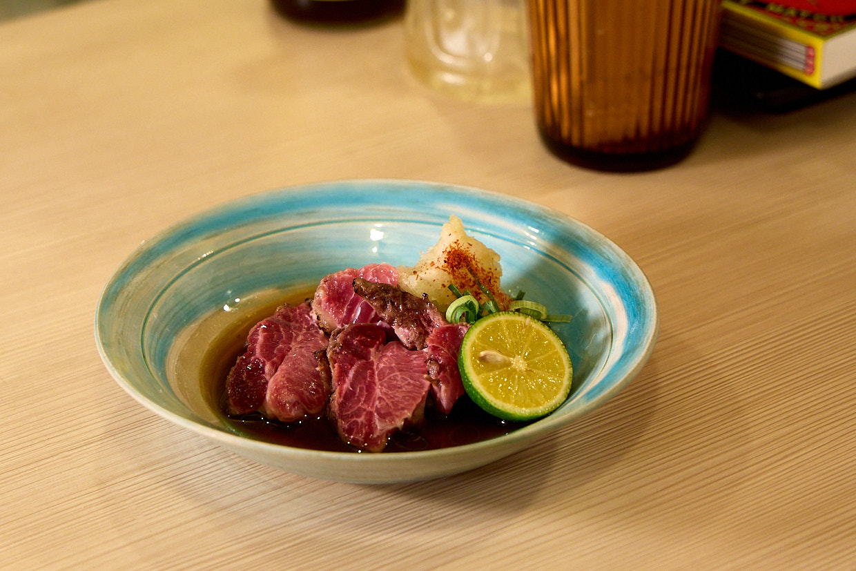 『立ち呑み 魚 酒 うどん マルキ』本まぐろホホ肉炙り