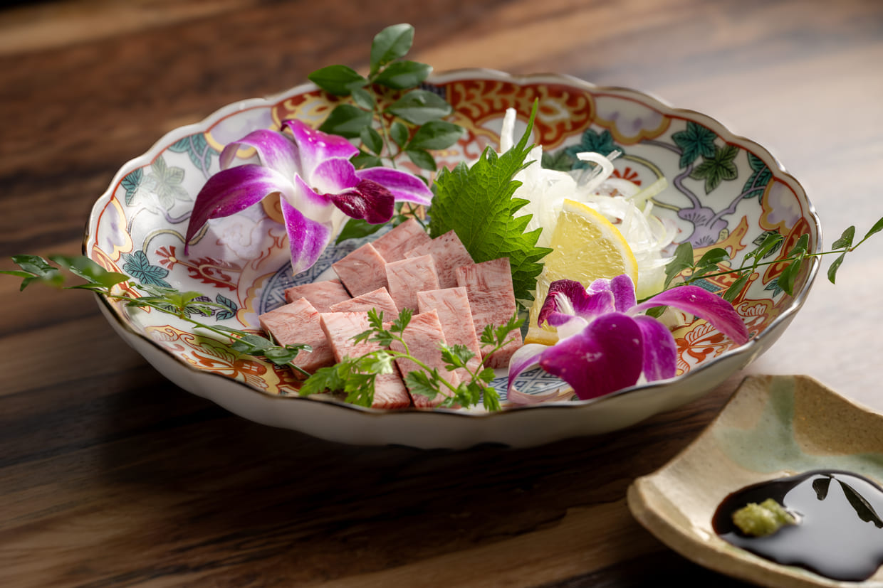 『肉ya! 道頓堀店』和牛タン刺身