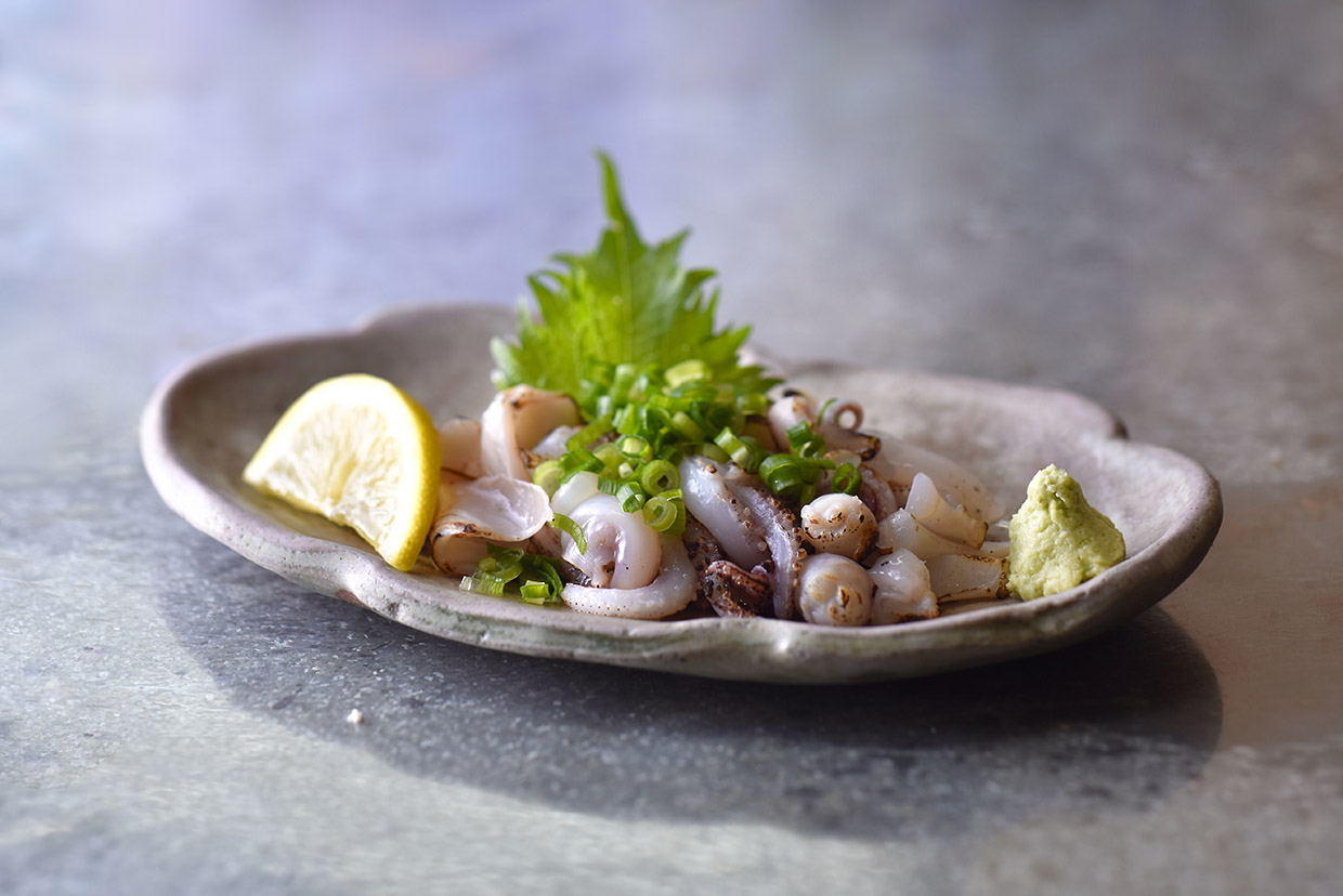 『GYOぎょ魚』の白イカの炙りゲソ刺し