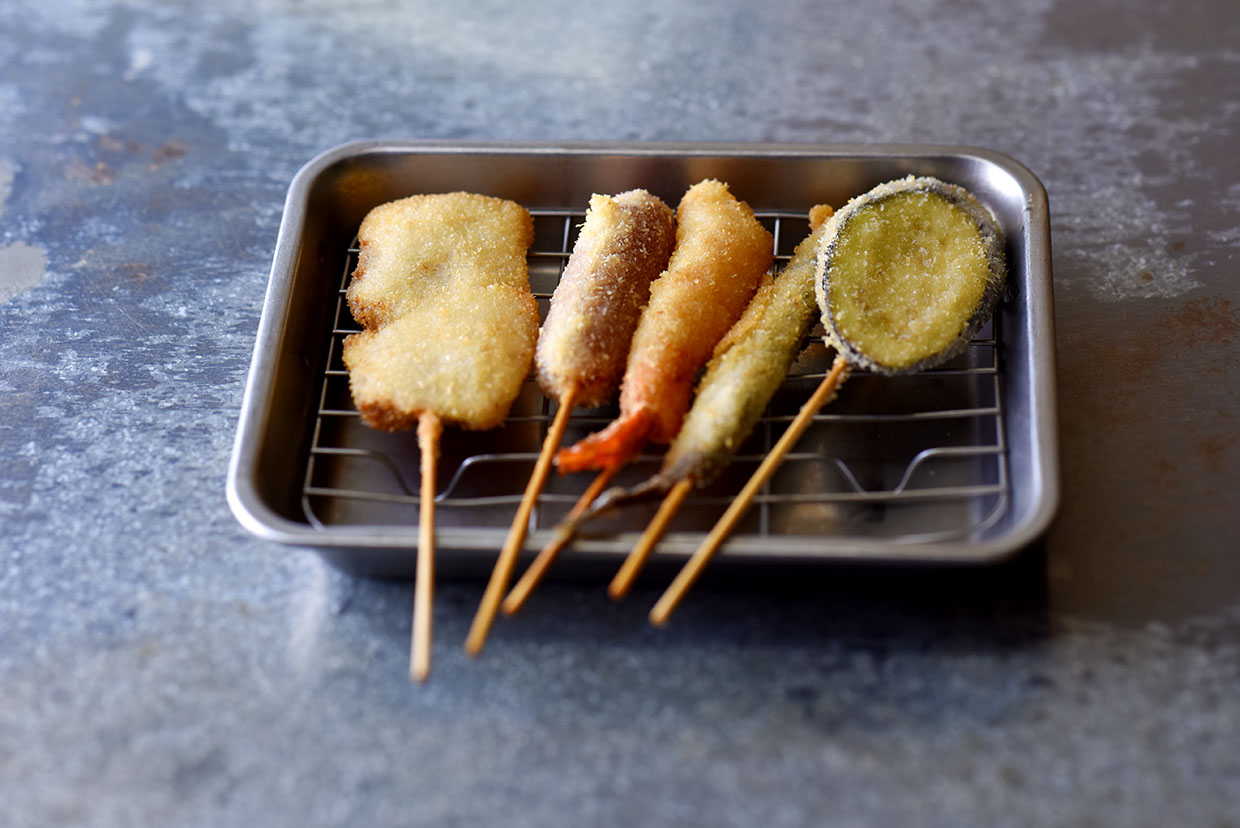『GYOぎょ魚』の串カツ盛合せ