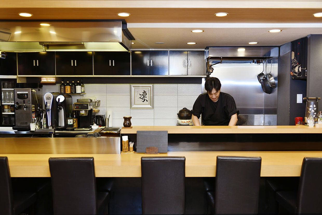 『池輝』店主の池端利信さん