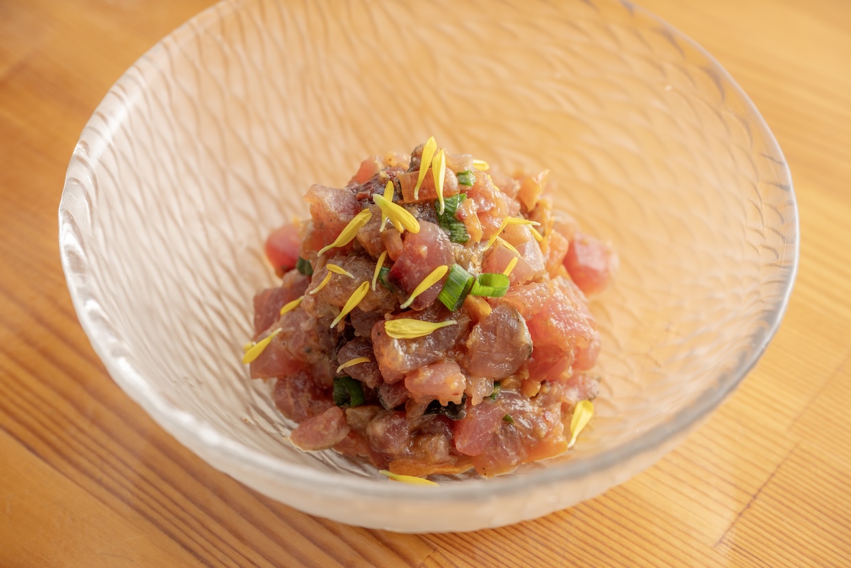 『あきらカレー』カツオのスパイスなめろう