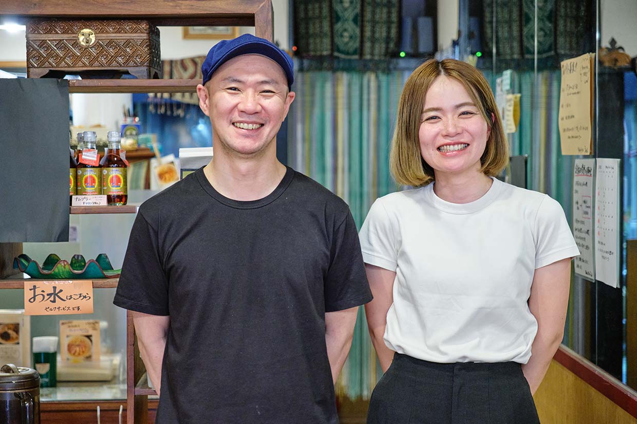 『シャム』店長の今村洋介さんと奥様の美奈さん