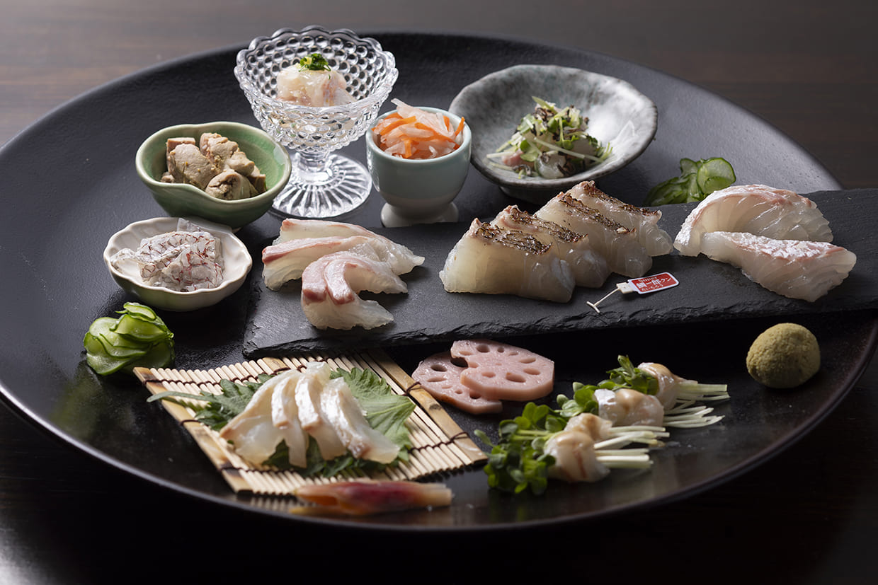 『咲咲』の鯛のお造り盛り合わせ