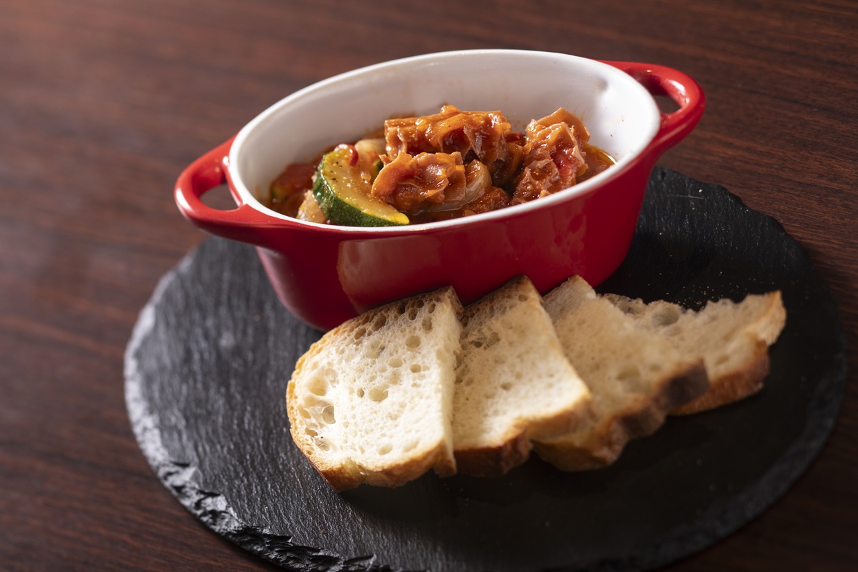 『バルテカ ソロ・ミーナ』のハチノスのトマト煮込み