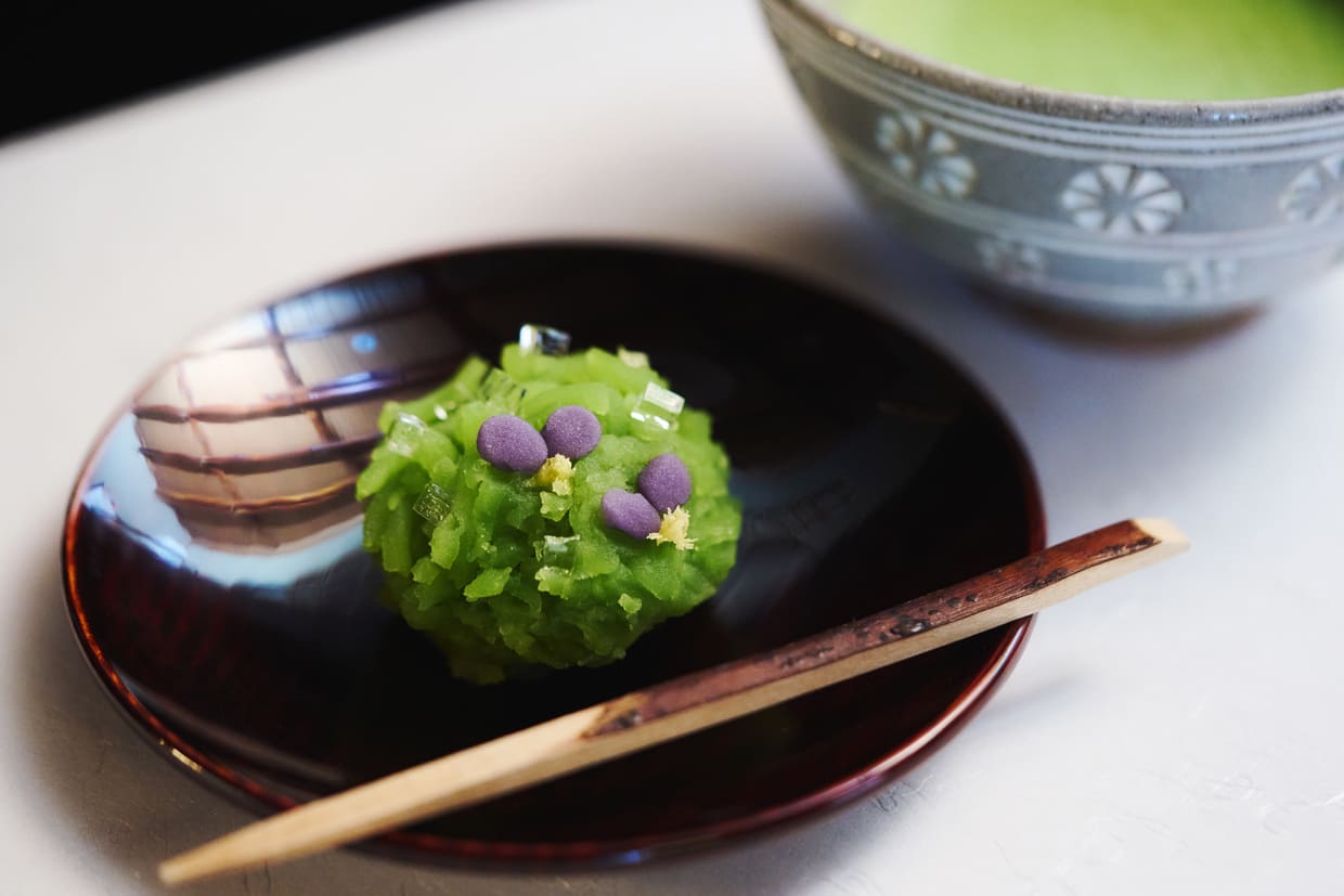 京都『鶴屋吉信』季節の生菓子とお抹茶