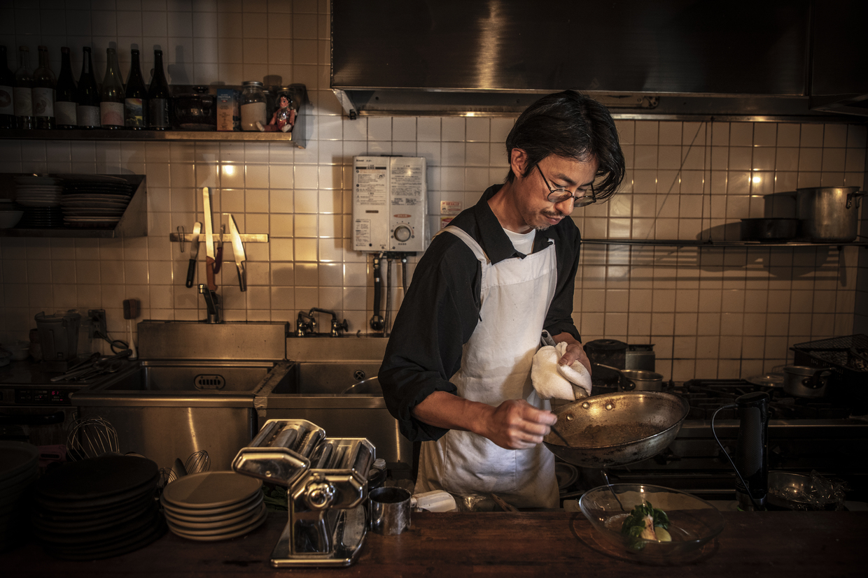 『Trattoria piccola sicilia』の店主・山本豪一さん。