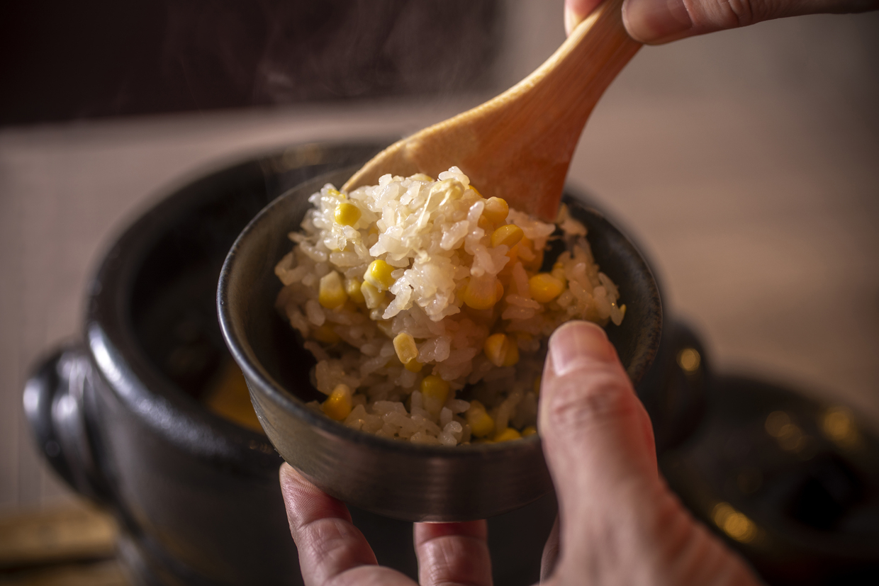 『廚おとと』のトウモロコシの土鍋ご飯