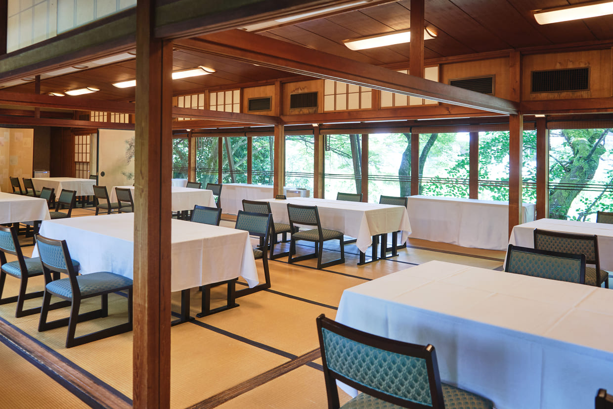 京都『山ばな 平八茶屋』座敷