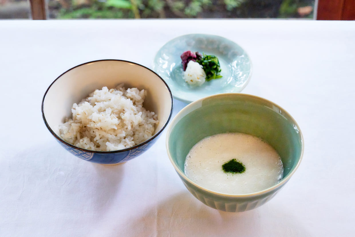 京都『山ばな 平八茶屋』麦飯とろろ汁
