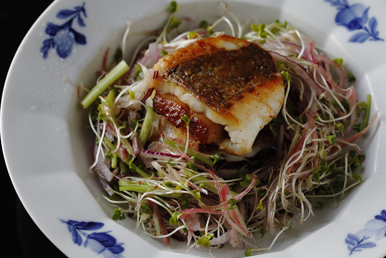 『花吹雪』の鯛の角煮挟み焼き