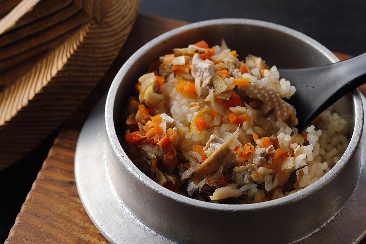 『松本亭』キジ鍋コースのキジ釜めし