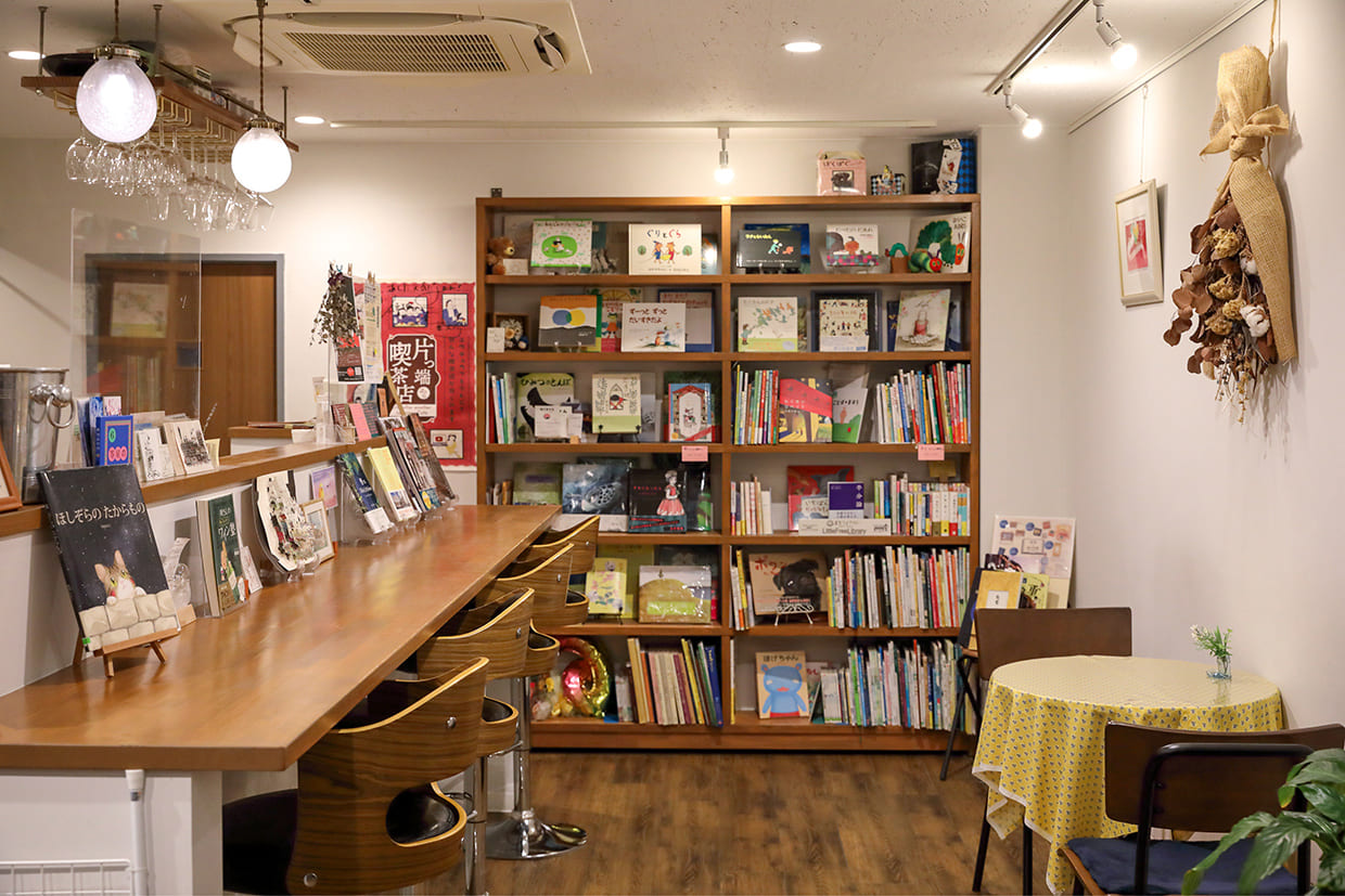 『コントゥール』の店内