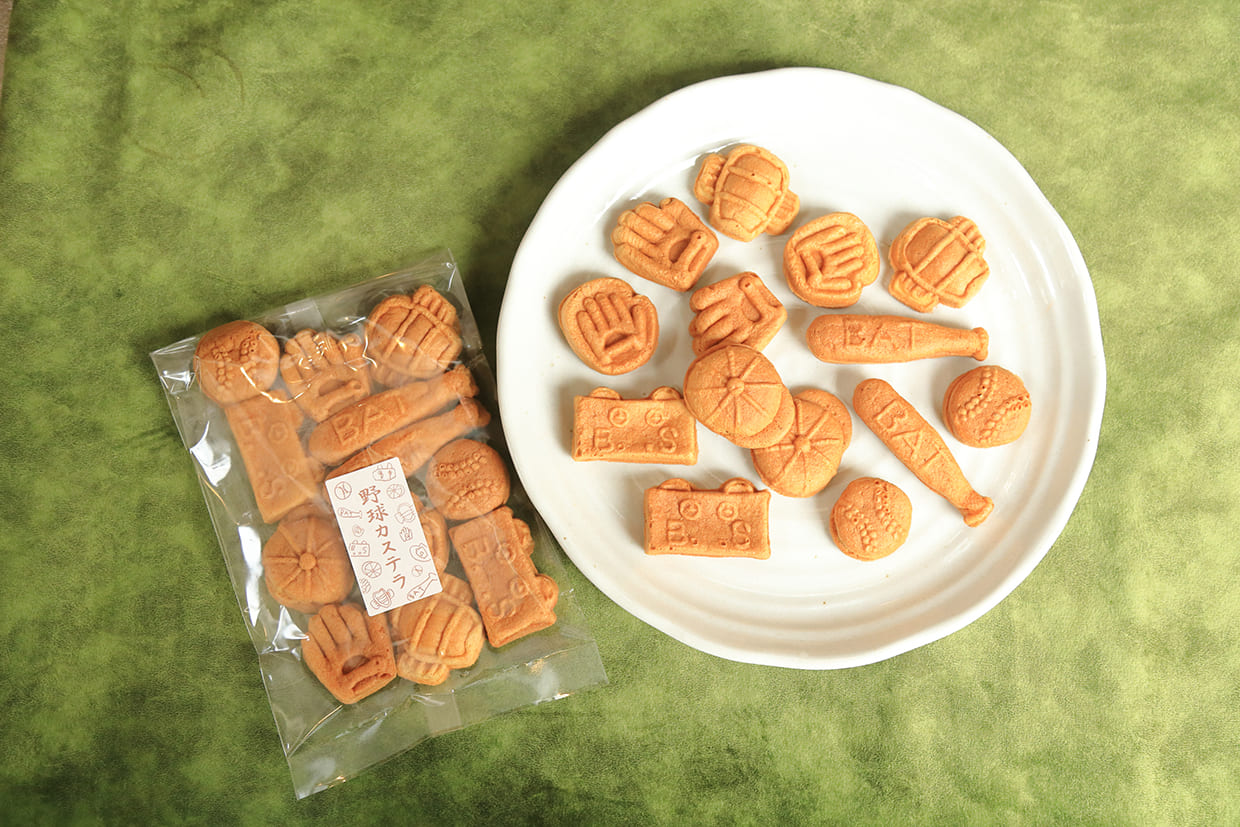 『えみり堂』の野球カステラ
