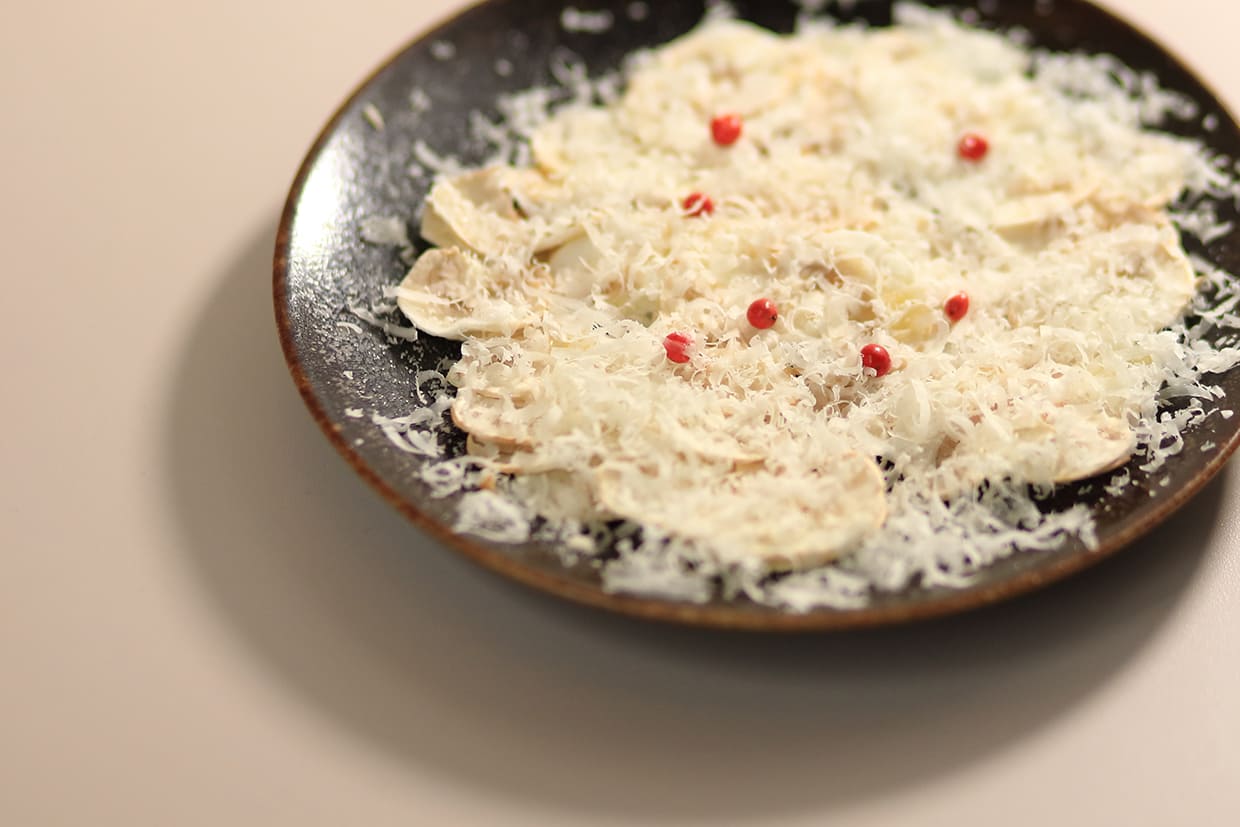 『enTwine』のホワイトマッシュルームのカルパッチョ