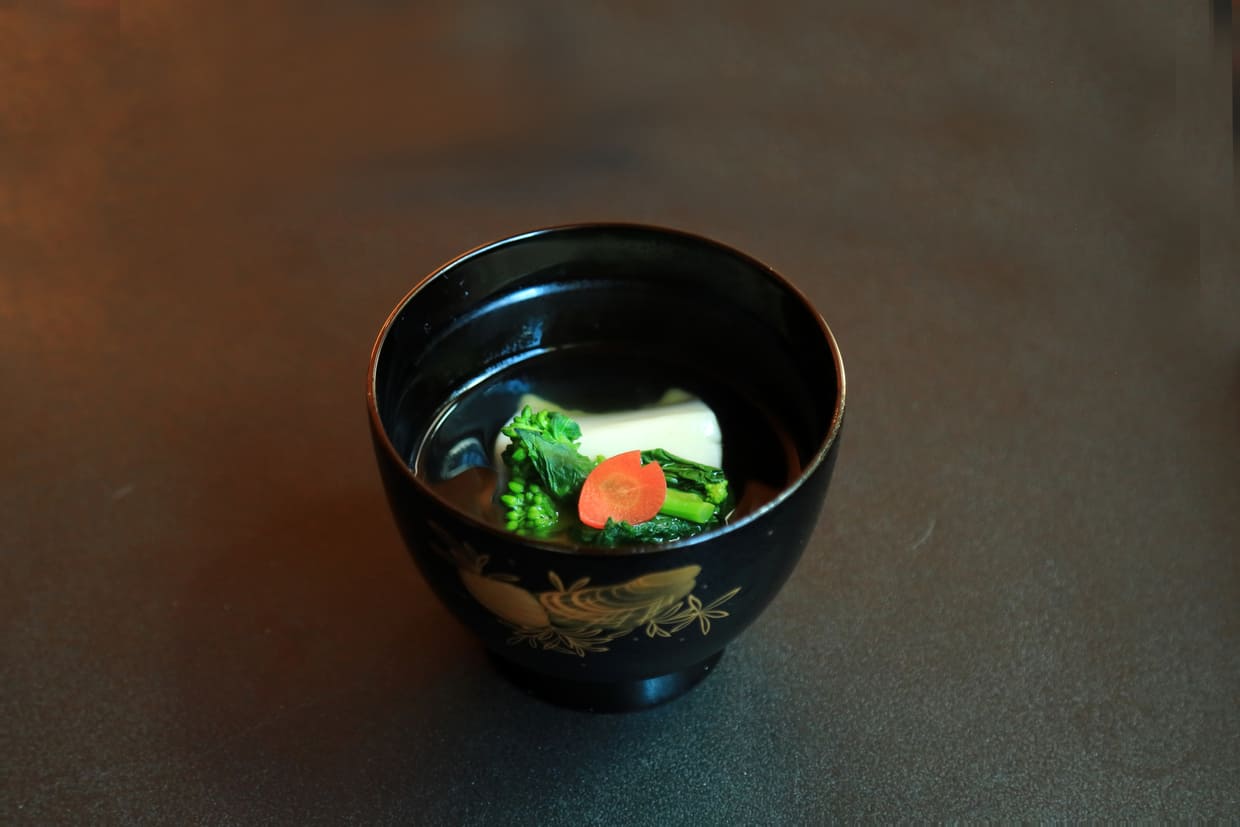 大阪・豊中『鮨うえの』胡麻豆腐と菜の花の椀