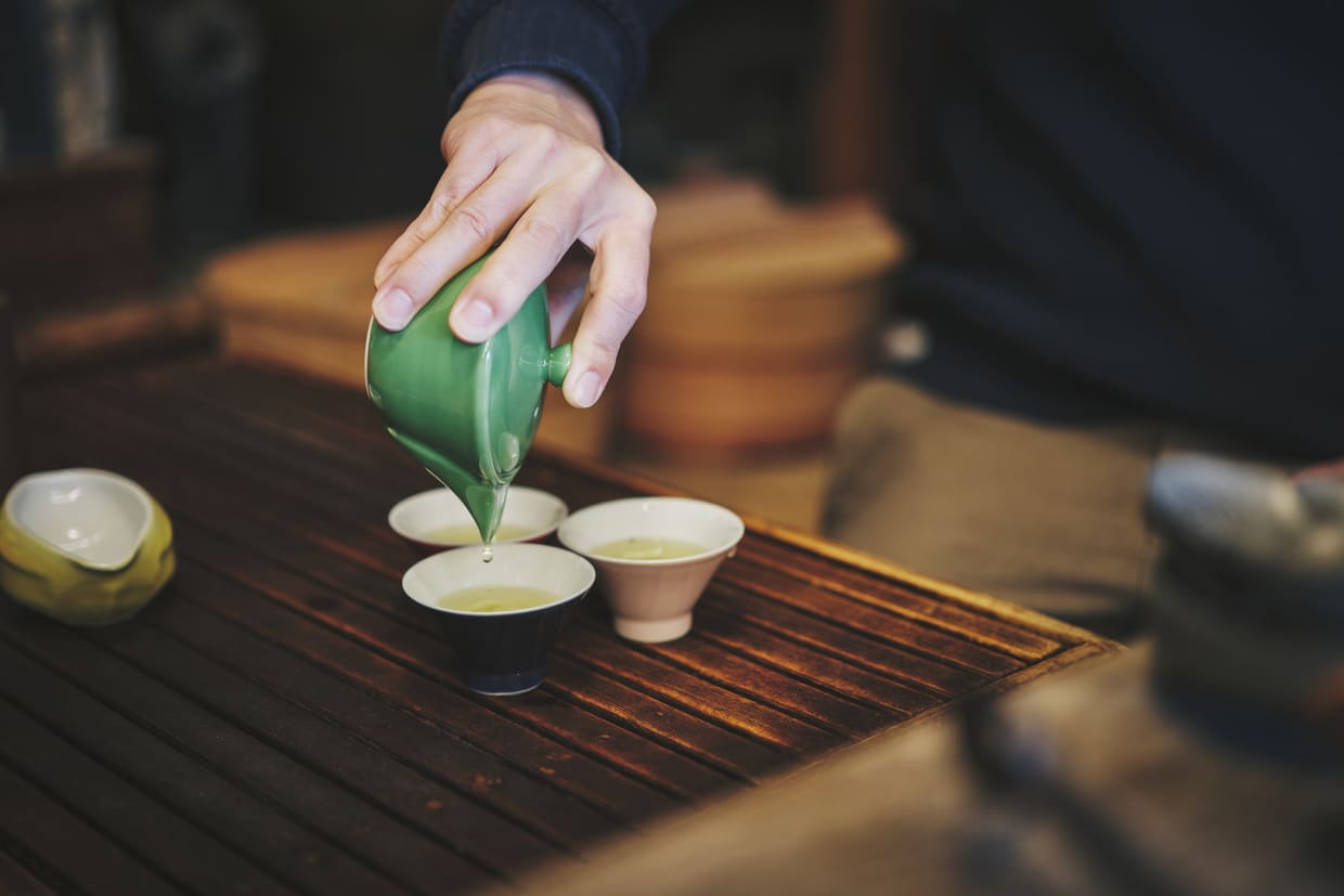 『TSUEN』客に振る舞うお茶