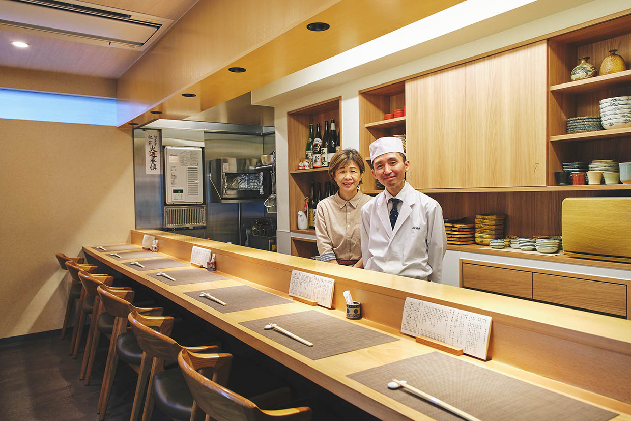 『鮨と酒 ことほぎ』店主夫妻