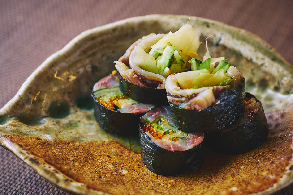 『鮨と酒 ことほぎ』のいわし巻き