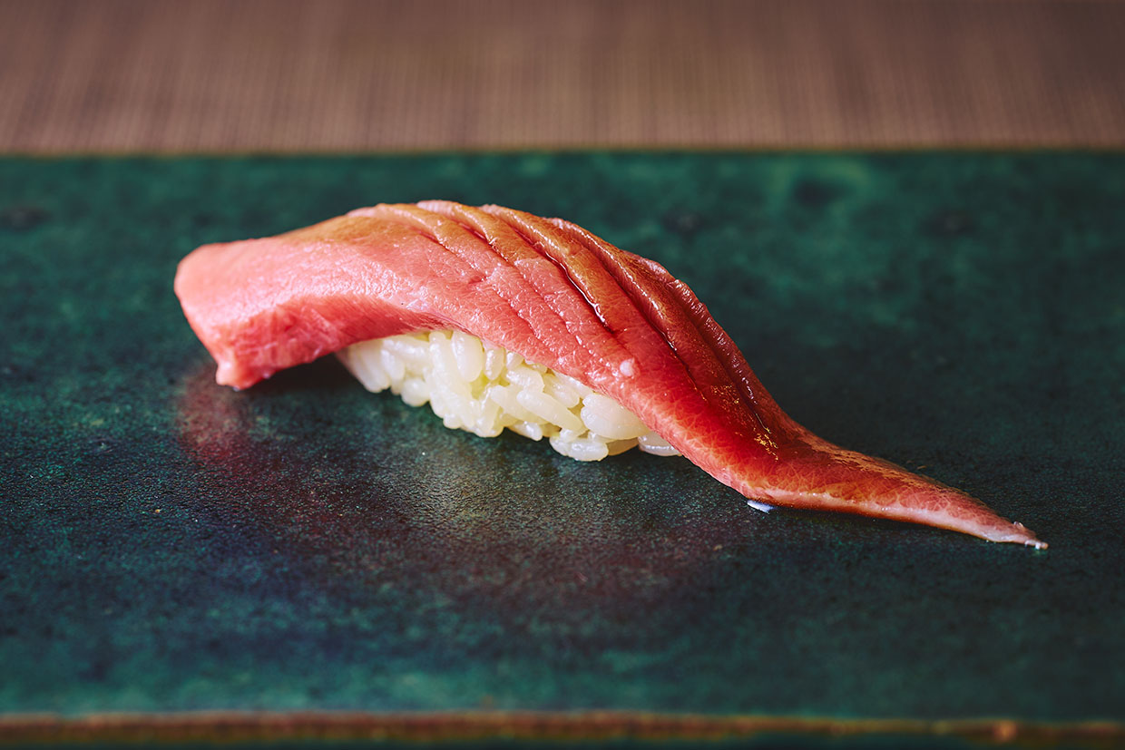 『鮨と酒 ことほぎ』の中トロ