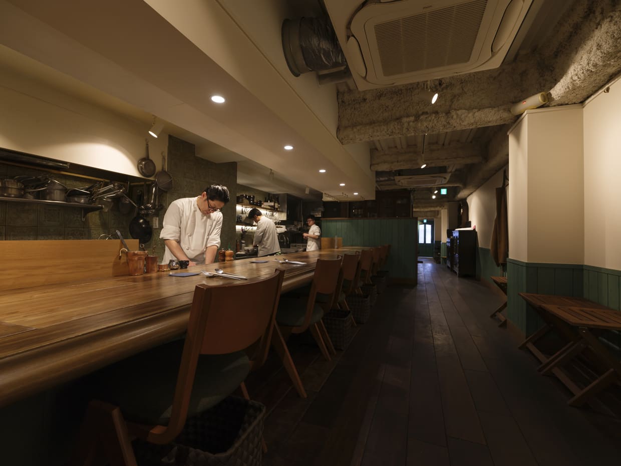 京都・烏丸御池『洋食堂のろ』内観