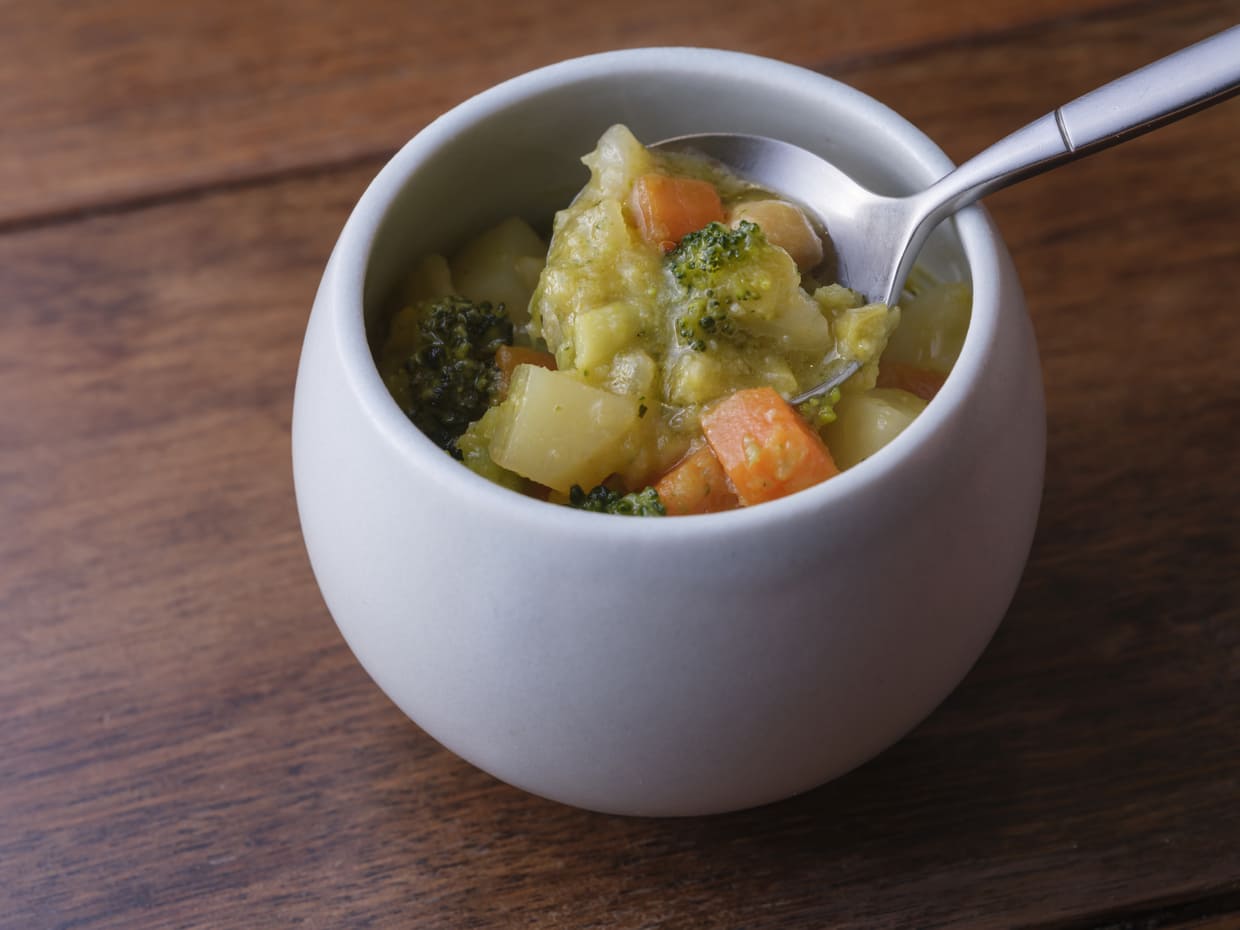 京都・烏丸御池『洋食堂のろ』12種のお野菜で作ったミネストローネ