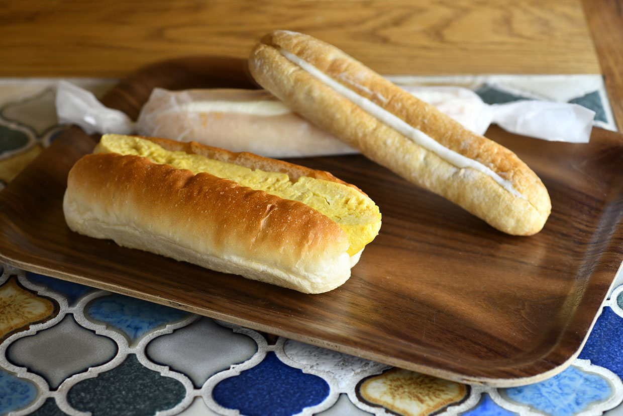 『レコルト 北野本店』の純白のミルクフランス、だし香るオムレツドッグ