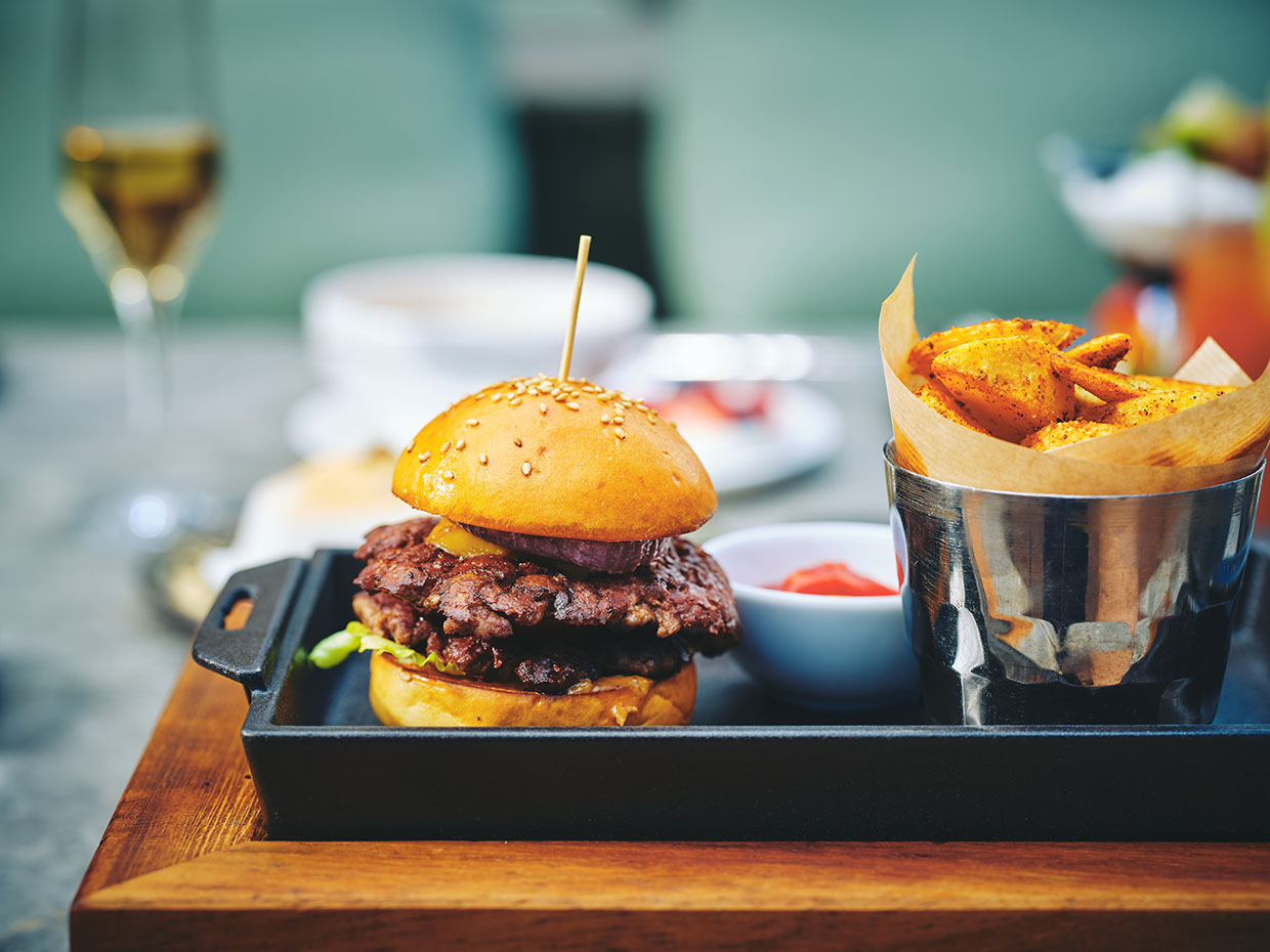 『EMBA KYOTO GRILL』のザ・ウィークエンド スマッシュバーガー