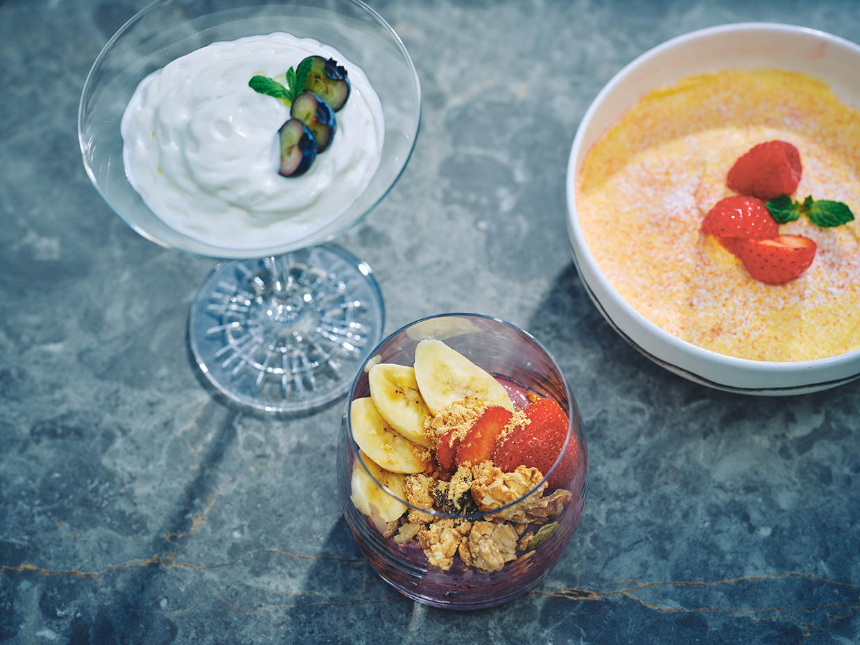 『EMBA KYOTO GRILL』のアサイーボウルなど